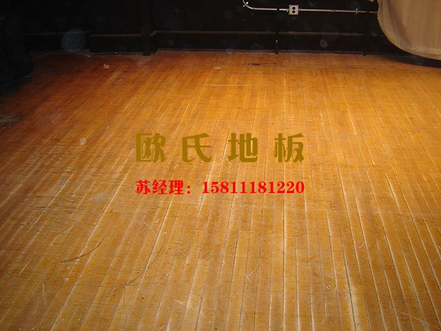 舞臺地板泡水,運(yùn)動木地板泡水,體育木地板泡水,籃球地板泡水