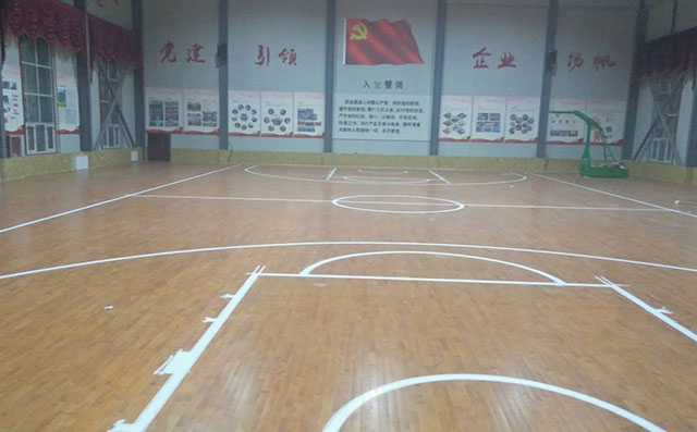  山東體育館木地板廠家安裝價格 室內(nèi)體育木地板材質(zhì)