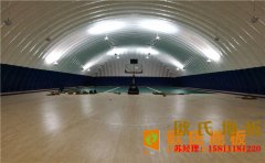 學(xué)校風(fēng)雨操場實木運動地板多少錢合適